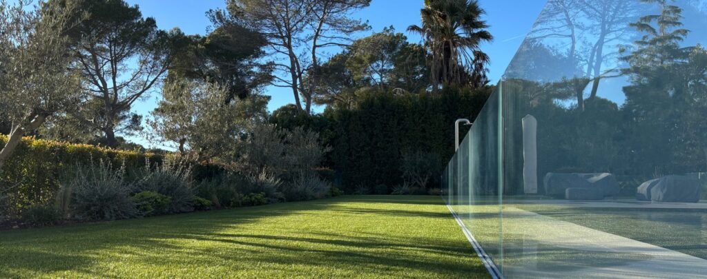 Le gazon synthétique chauffe-t-il au soleil ?